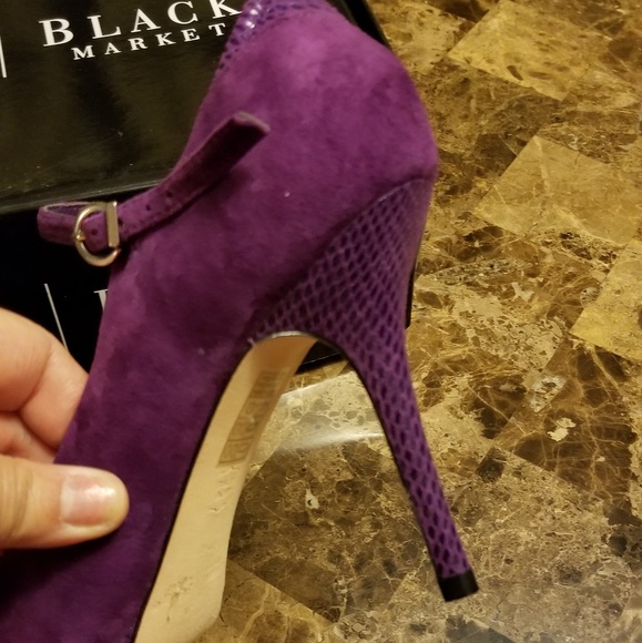 White House Black Market Suede Heels - Picture 3 of 8